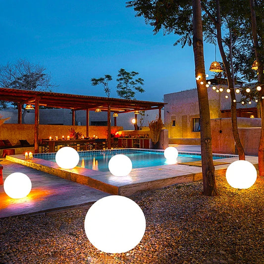 Solar LED - Ball mit Fernbedienung in 3 verschiedenen Größen.